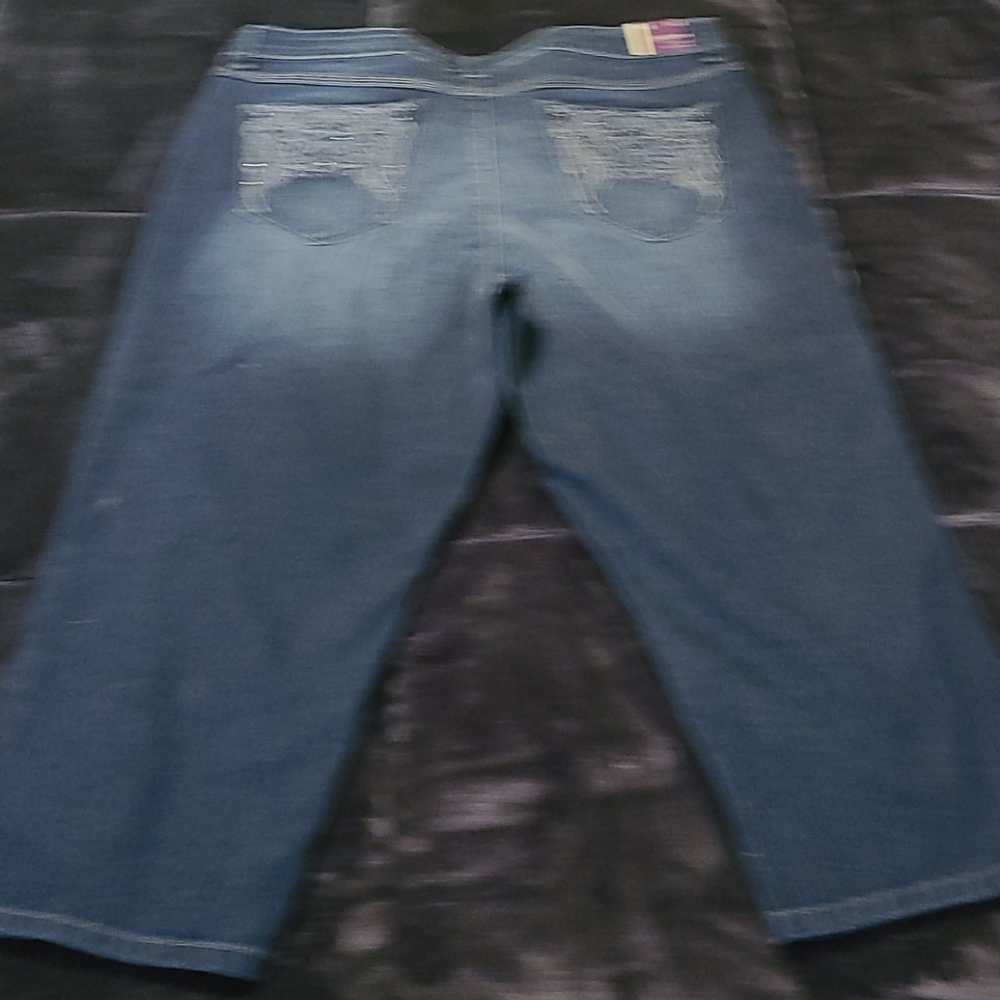 💕NWT Gloria Vanderbilt  capri mid rise - Picture 2 of 10
